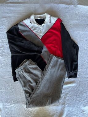 Alfred Dunner Women's XL Sweater & Size 14 Pants Set Black Red Geometric